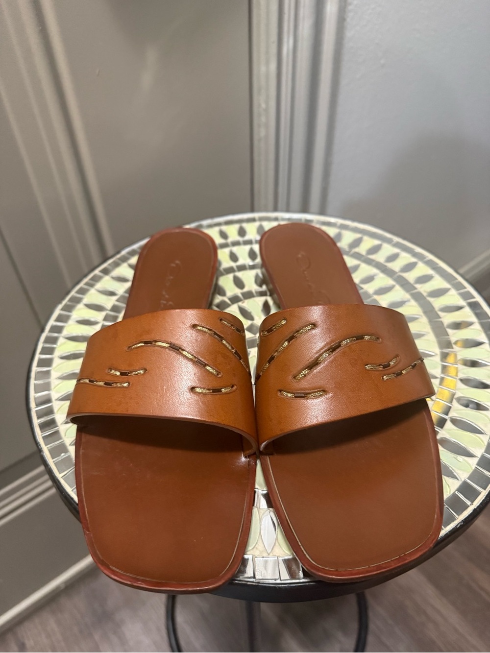 Oscar de la Renta Leather Slide Sandals